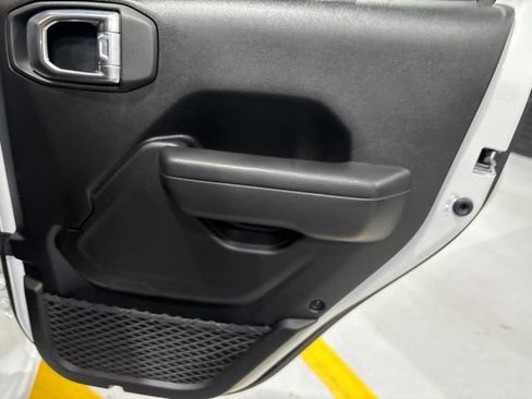 Used 2024 Jeep Wrangler Unlimited Sport AWD/4WD image 31