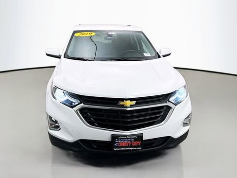 Used 2019 Chevrolet Equinox LT image 2