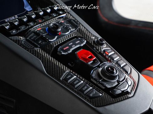 Used 2019 Lamborghini Aventador SVJ AWD/4WD image 32