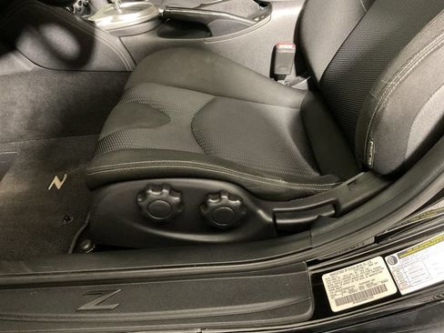 Used 2014 Nissan 370Z Coupe RWD image 19