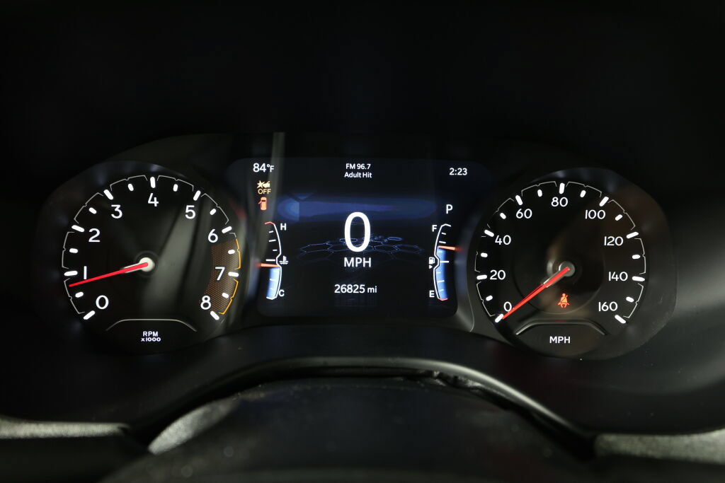 Used 2023 Jeep Compass Latitude AWD/4WD image 29