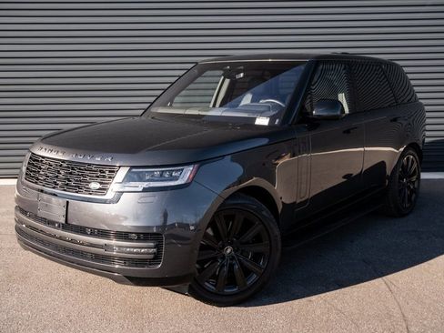Used 2023 Land Rover Range Rover SE image 1