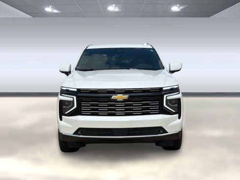 Used 2025 Chevrolet Suburban High Country image 6
