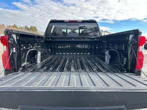 Used 2024 Chevrolet Silverado 1500 LT Trail Boss w/ Convenience Package II image 17