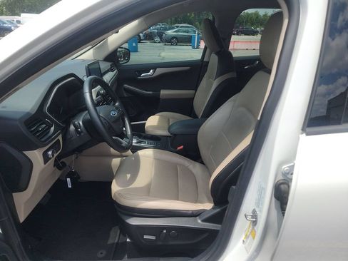 Used 2020 Ford Escape SEL FWD image 3