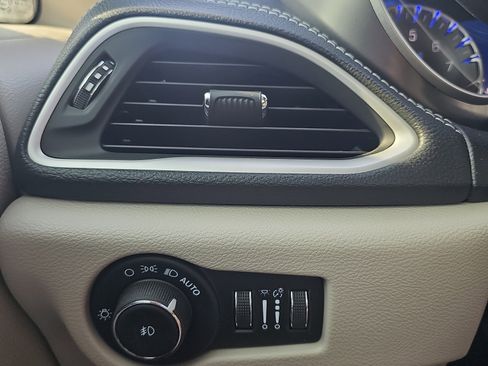 Used 2024 Chrysler Pacifica Touring-L w/ Road Tripper Package image 22