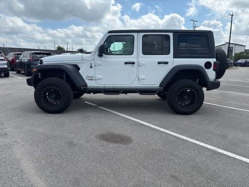 Used 2019 Jeep Wrangler Unlimited Sport S AWD/4WD image 2