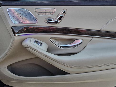 Used 2019 Mercedes-Benz S 560 Sedan image 39