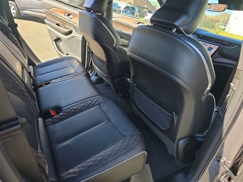 Used 2025 Jeep Grand Cherokee Summit w/ Obsidian Package image 18