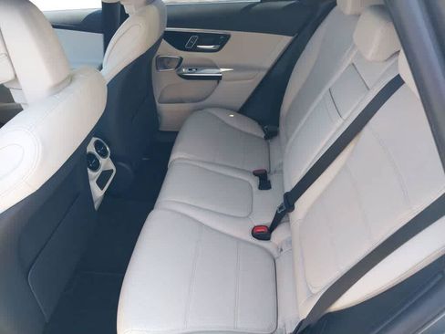 Used 2023 Mercedes-Benz GLC 300 4MATIC image 18