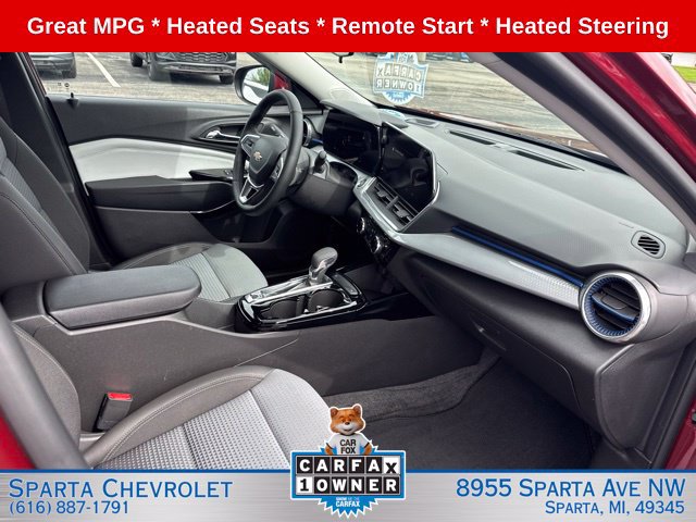 Used 2025 Chevrolet Trax LT w/ Driver Confidence Package FWD image 27