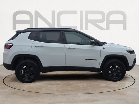 Used 2024 Jeep Compass Trailhawk image 9