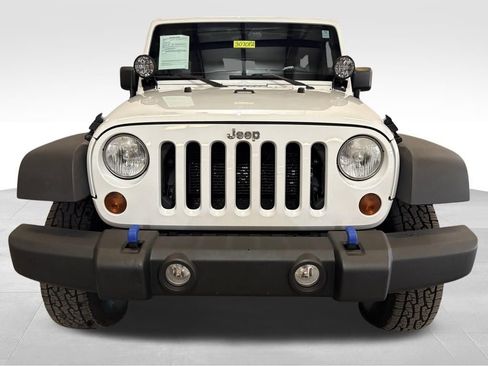 Used 2012 Jeep Wrangler Unlimited Rubicon w/ Connectivity Group image 8