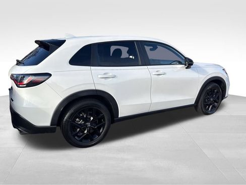 Used 2024 Honda HR-V Sport image 11