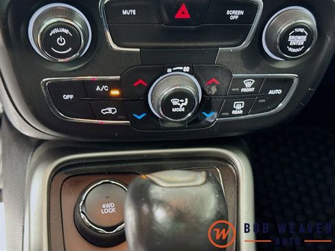 Used 2020 Jeep Compass Latitude w/ Cold Weather Group image 16