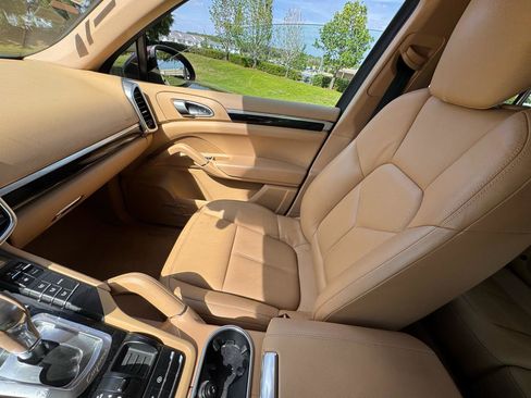 Used 2014 Porsche Cayenne AWD/4WD image 28