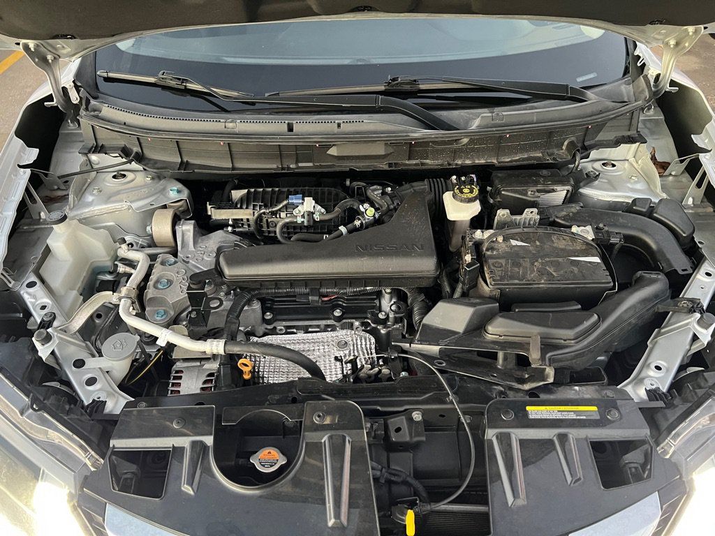 Used 2017 Nissan Rogue SV FWD image 21