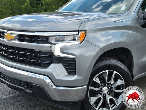 Used 2024 Chevrolet Silverado 1500 LT AWD/4WD image 11