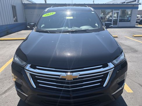 Used 2023 Chevrolet Traverse LT w/ LT Premium Package AWD/4WD image 8