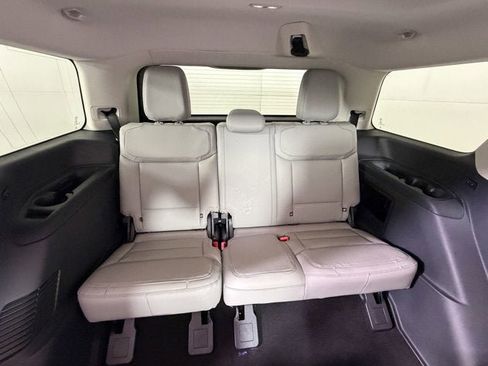 New 2026 Ford Expedition Active image 7