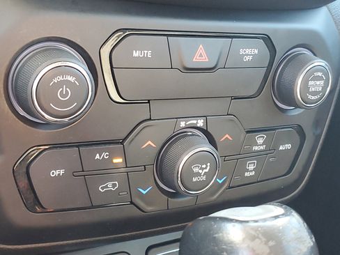 Used 2020 Jeep Renegade Trailhawk image 26