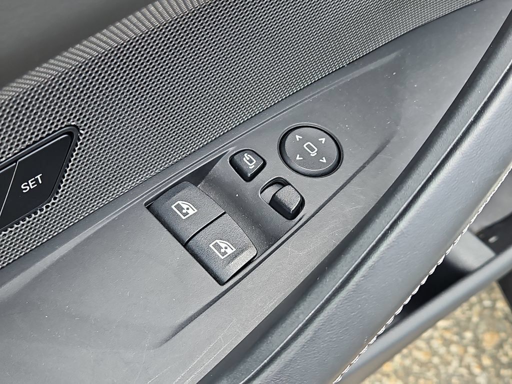 Used 2024 BMW M4 Coupe w/ Executive Package RWD image 29