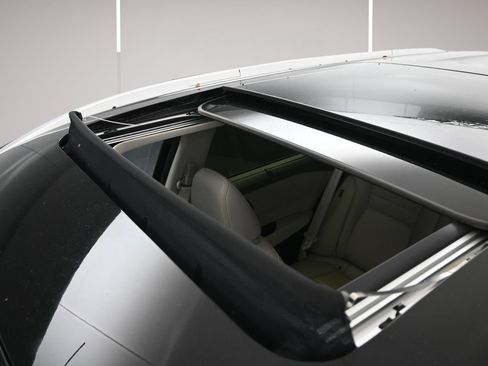Certified 2025 Nissan Rogue SL w/ SL Premium Package FWD image 21