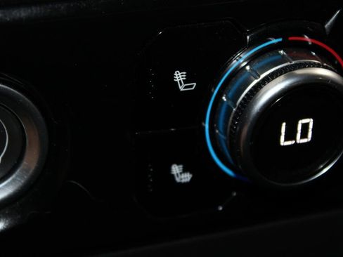 Used 2022 GMC Sierra 1500 SLE image 30