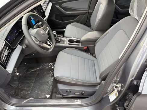 New 2026 Volkswagen Jetta SE image 4