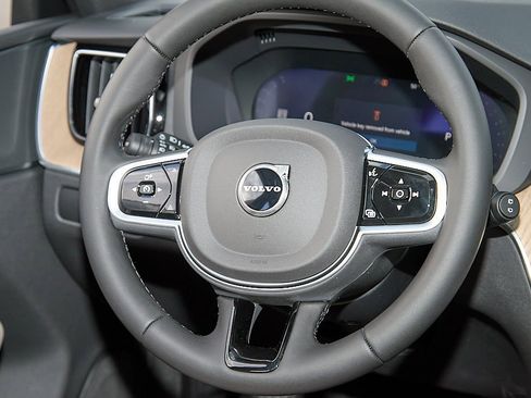 New 2026 Volvo XC60 B5 Plus w/ Protection Package Premier image 25