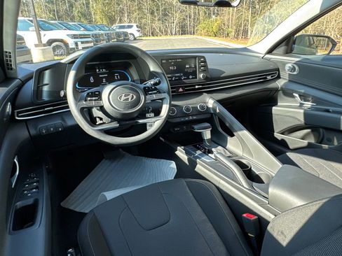 New 2026 Hyundai Elantra SE image 13