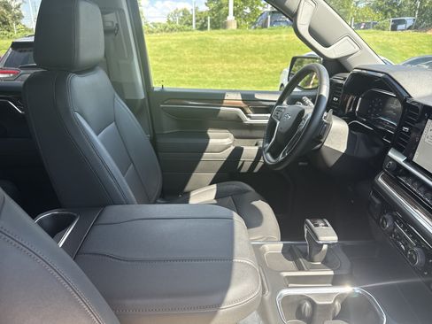 Used 2024 Chevrolet Silverado 1500 RST w/ Convenience Package II AWD/4WD image 32