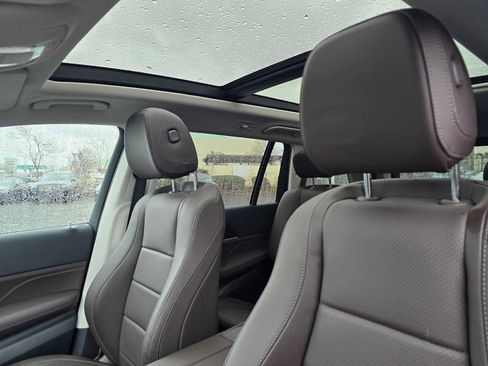 Used 2023 Mercedes-Benz GLS 450 4MATIC image 23