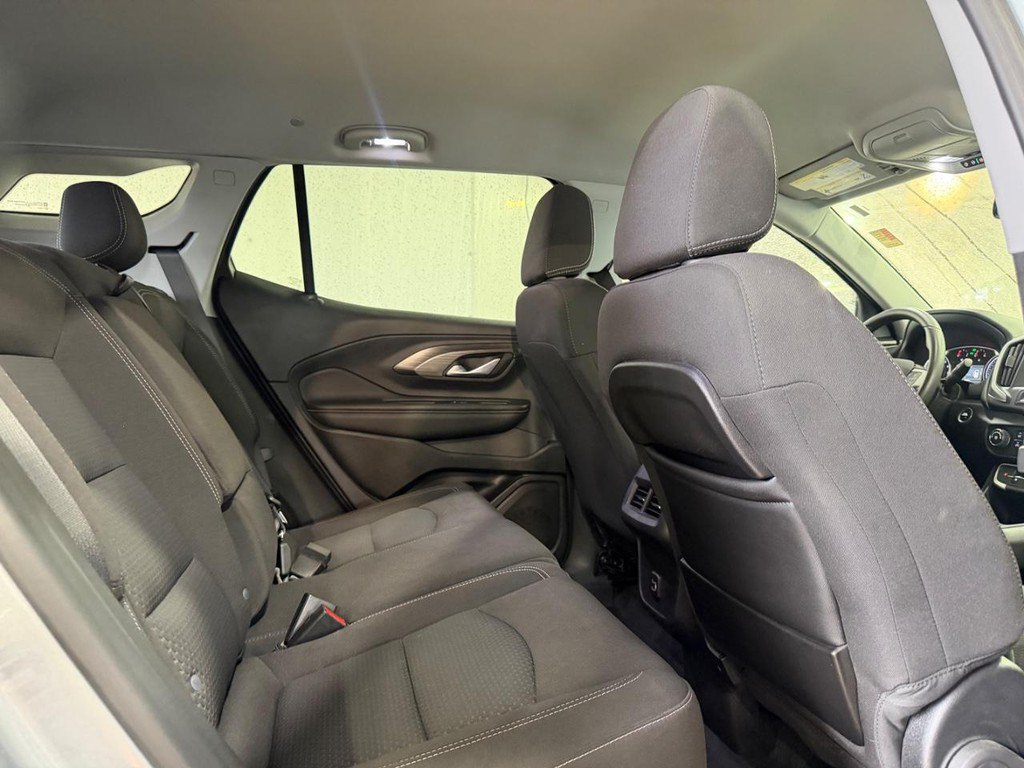 Used 2024 GMC Terrain SLE AWD/4WD image 10