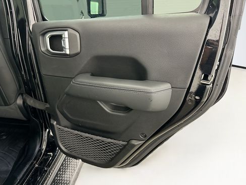 Used 2023 Jeep Wrangler Unlimited Sahara w/ Cold Weather Group AWD/4WD image 31