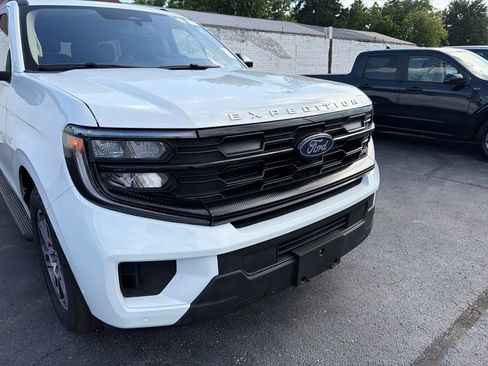 Used 2025 Ford Expedition Max Active AWD/4WD image 28