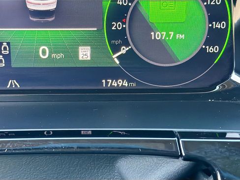 Used 2025 Volkswagen Atlas SEL image 42