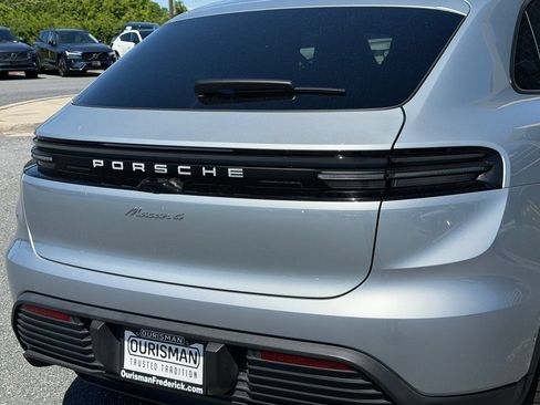 Used 2025 Porsche Macan 4 Electric AWD/4WD image 12