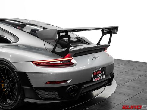 Used 2019 Porsche 911 GT2 RS RWD image 24