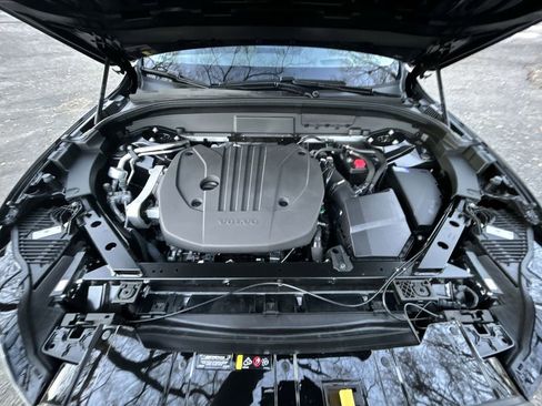 New 2026 Volvo XC60 B5 Ultra w/ Protection Package Premier image 8