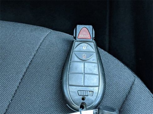 Certified 2019 Jeep Cherokee Latitude w/ Popular Appearance Group image 25