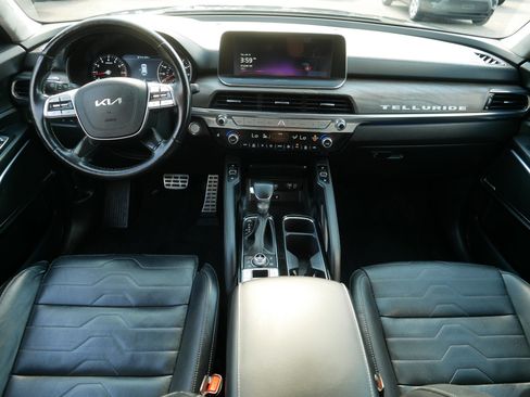 Certified 2022 Kia Telluride SX w/ SX Prestige Package AWD/4WD image 10