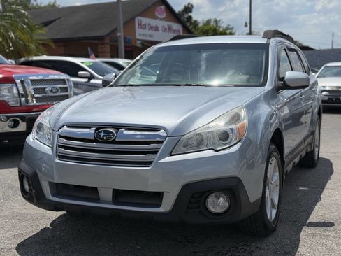 Used 2013 Subaru Outback 2.5i Premium AWD/4WD image 3