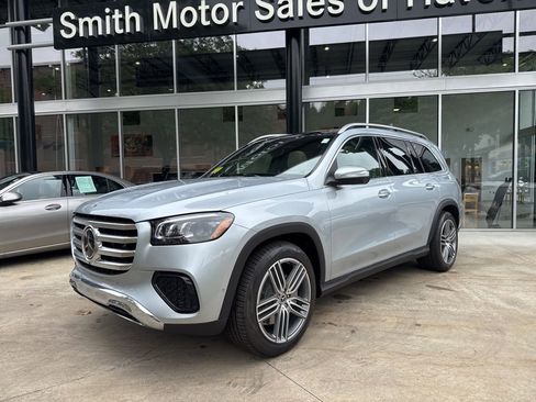 Certified 2025 Mercedes-Benz GLS 450 4MATIC image 4