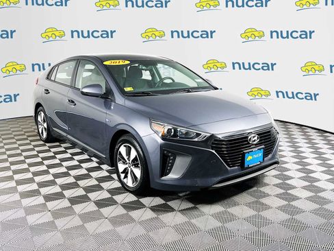 Used 2019 Hyundai Ioniq Plug-In Hybrid FWD image 1