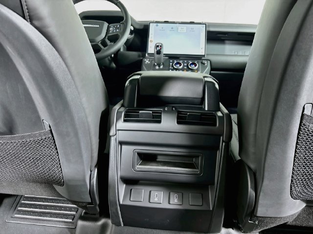 New 2026 Land Rover Defender 110 X-Dynamic SE AWD/4WD image 24