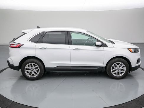 Certified 2024 Ford Edge SEL w/ Convenience Package image 3