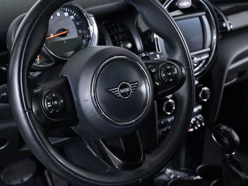 Used 2019 MINI Cooper 4-Door Hardtop FWD image 12