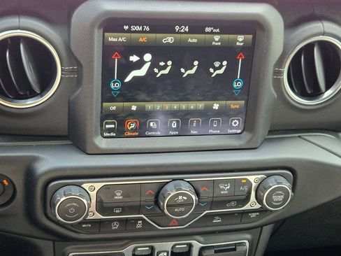 Used 2021 Jeep Wrangler Unlimited Sahara AWD/4WD image 24
