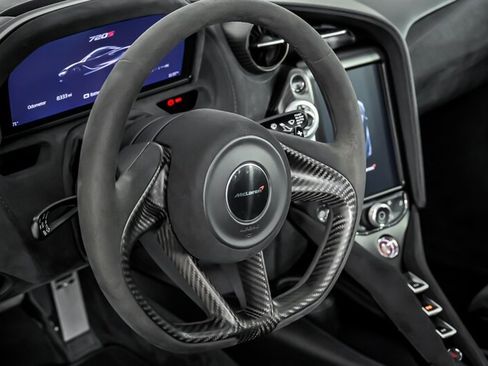 Used 2018 McLaren 720S Performance RWD image 24